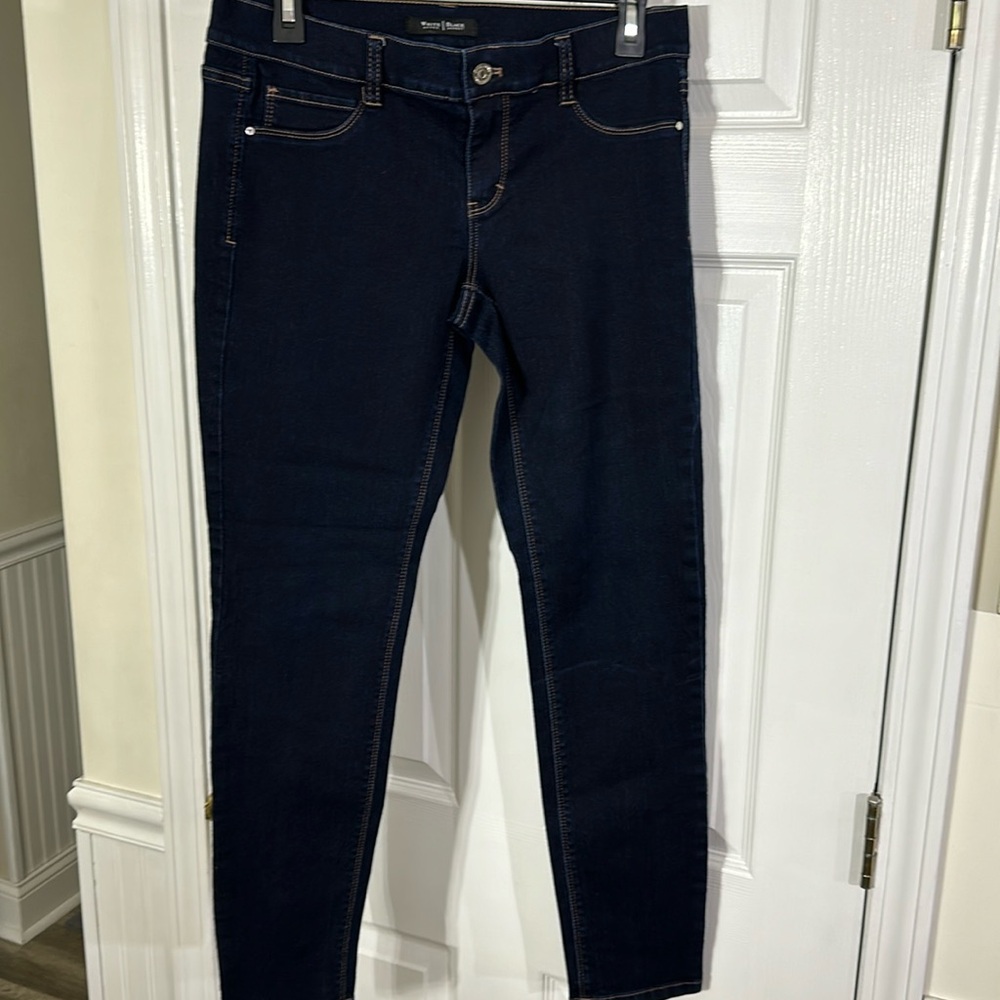 White House black market size small skinny leg jegging.